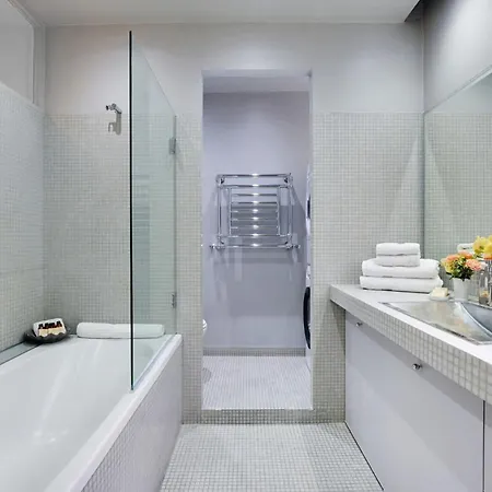 Apartment Marais 2b With Balcony By Melvane Luxury *