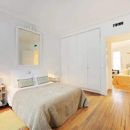 Marais 2b With Balcony By Melvane Luxury Apartment Paris