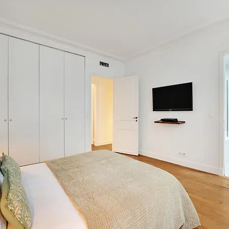 Apartment Marais 2b With Balcony By Melvane Luxury *