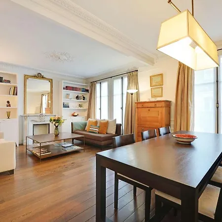 Marais 2b With Balcony By Melvane Luxury Apartment